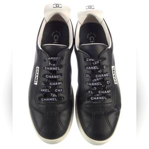 $700 CHANEL Authentic Leather Low Top Sneakers